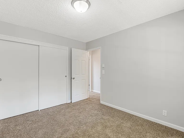 423 Monroe St — Photo 15