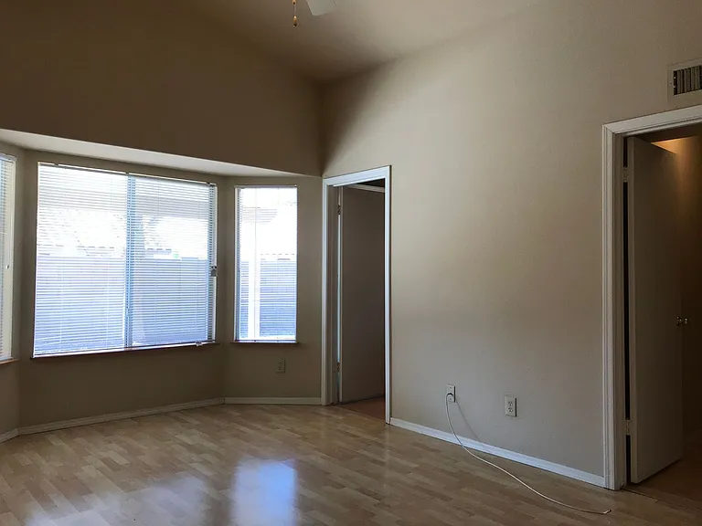 741 W Hackamore St — Photo 13