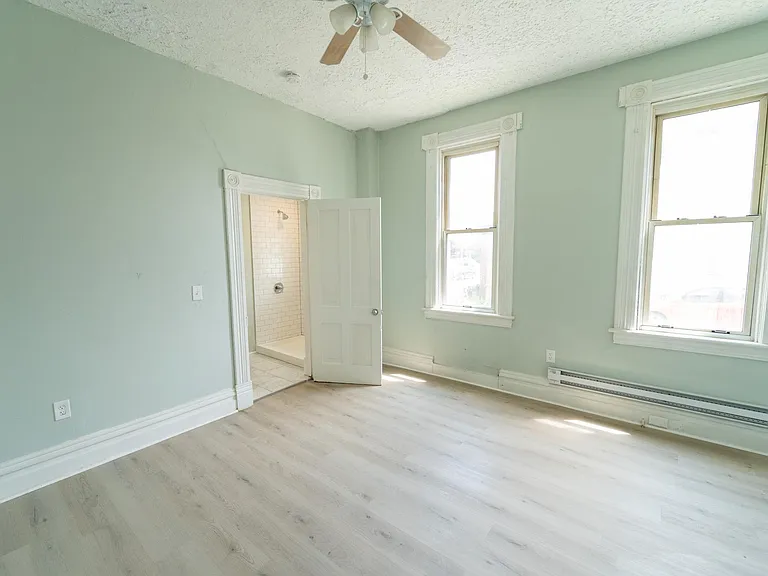 4 Jones St #1 — Photo 9