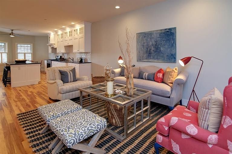 1st image of 545 Scudder Avenue #E