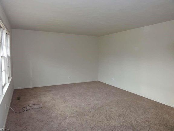 5th image of 915 Thornhill Dr
