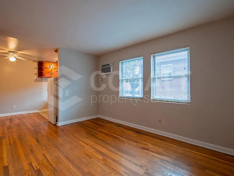944 Saint Charles Ave NE #9 — Photo 2