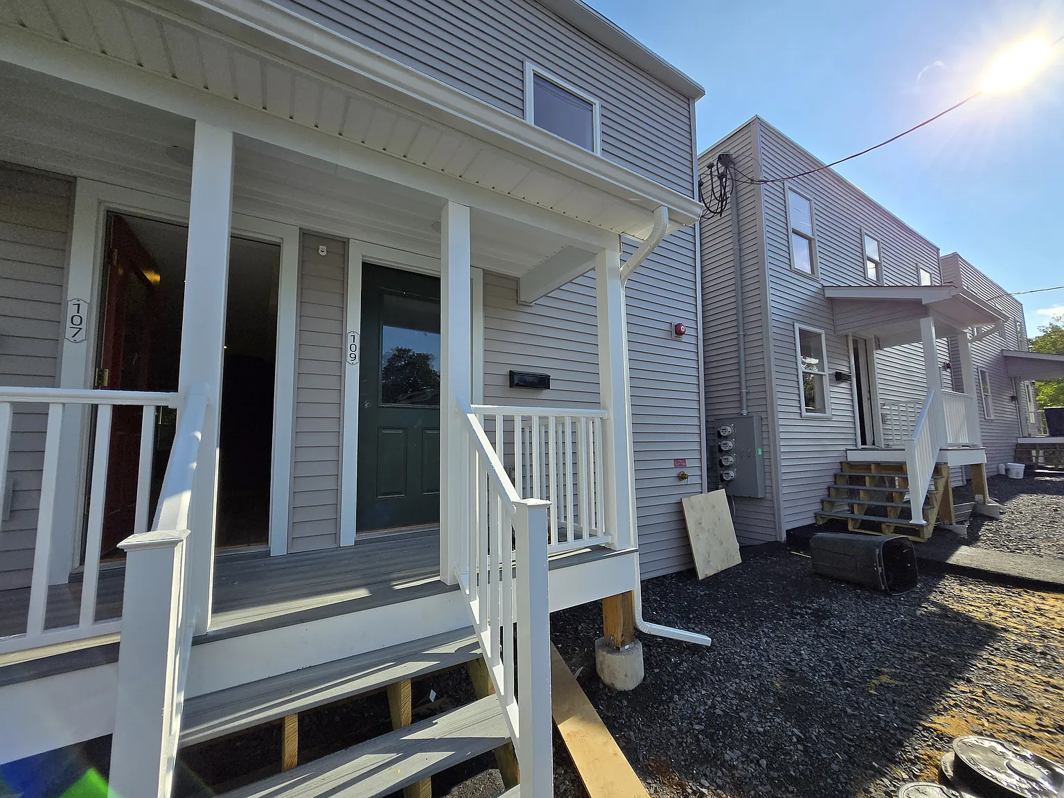 3 bed, 1200 sqft, $1,650 — Photo 1