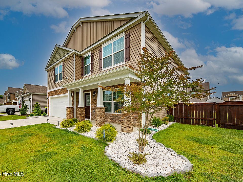 1st image of 410 Ginger Dr