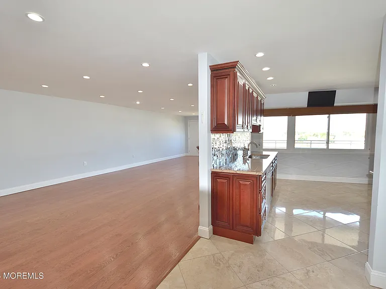 525 Ocean Blvd #405 — Photo 10