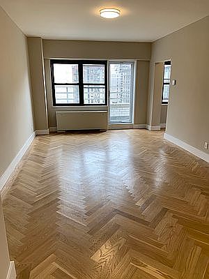 3rd image of 160 E 88th St APT 16