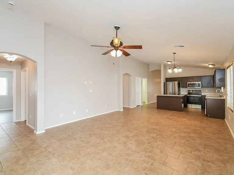 45734 W Dirk St — Photo 3