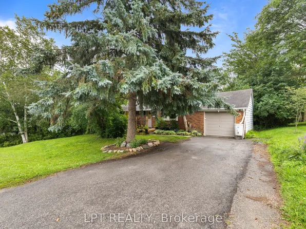 98 Don Mor Dr, Newmarket, ON L3Y 1G7