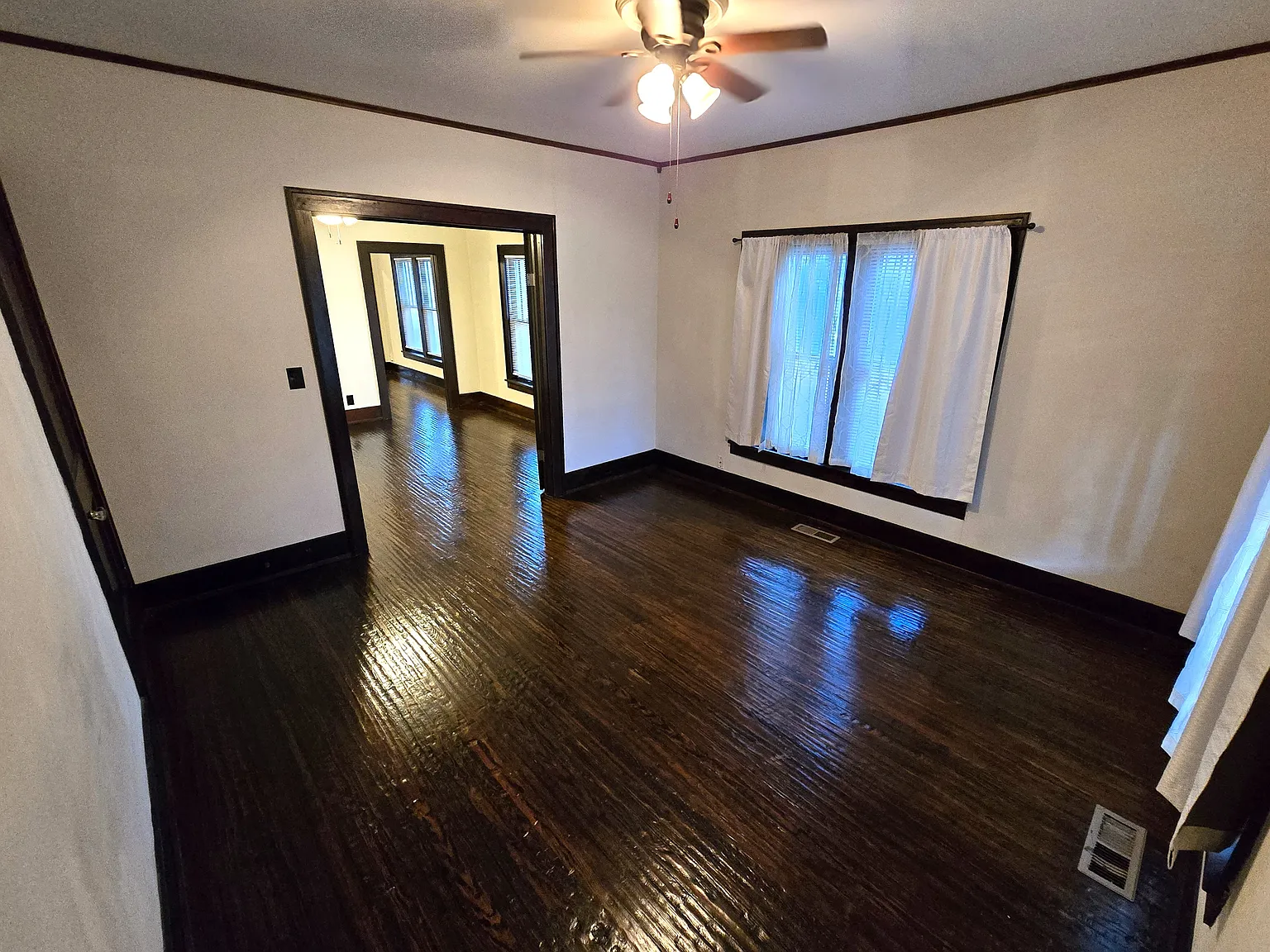 1 bed, 750 sqft, $950 — Photo 2