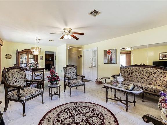 3rd image of 61 Orlando Blvd