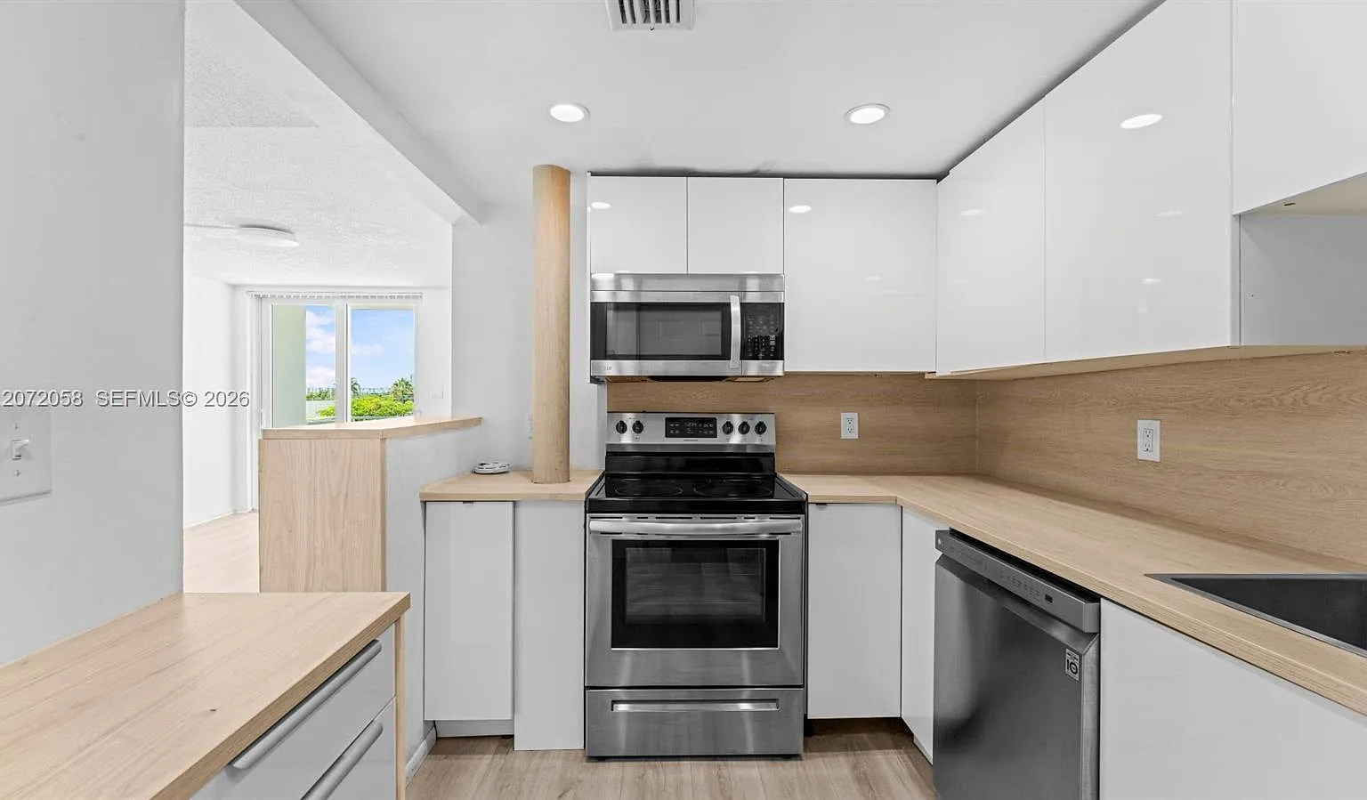 Isle Of Normandy Condo — Photo 1