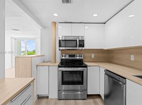 1145 Normandy Dr, Miami Beach, FL