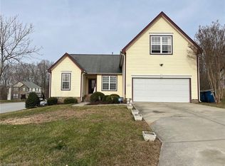 5287 Crosswinds Rd, Mc Leansville, NC 27301