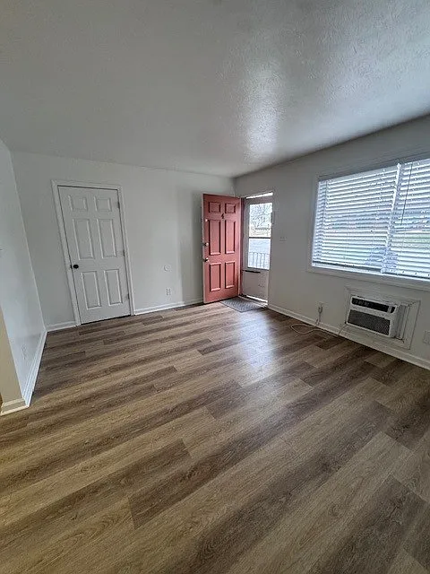 412 Watauga Dr — Photo 2