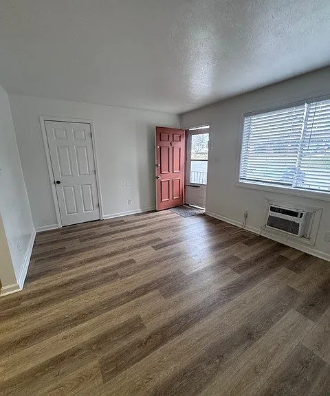 412 Watauga Dr #4 — Photo 2