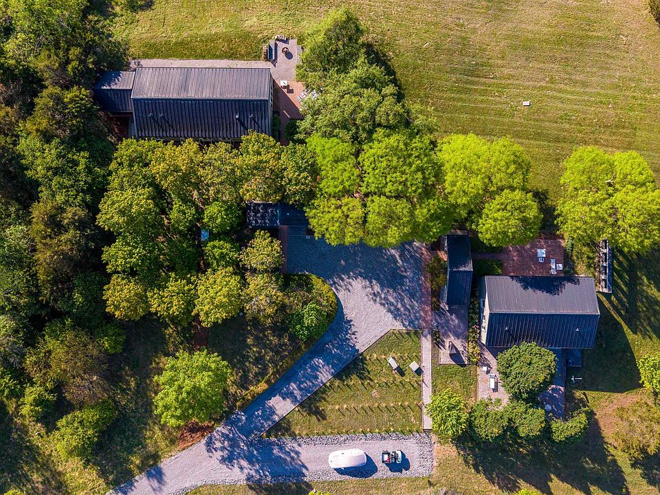 1st image of 4000 River Rise Rd