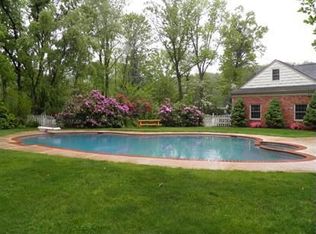 38 Spring Hill Rd, Annandale, NJ 08801