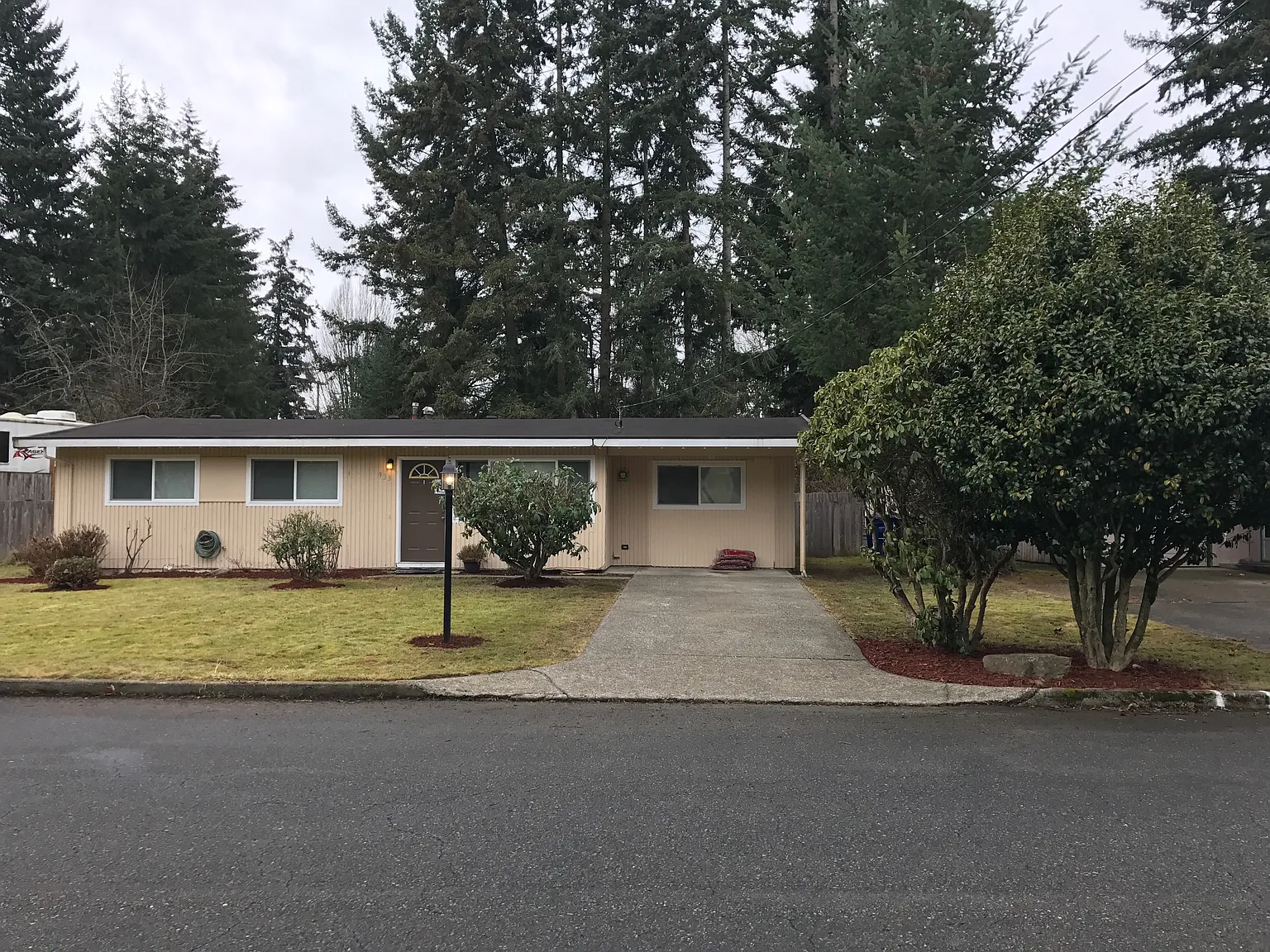 933 166th Ave NE photo 1