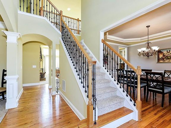 3rd image of 110 Olde Heritage Way