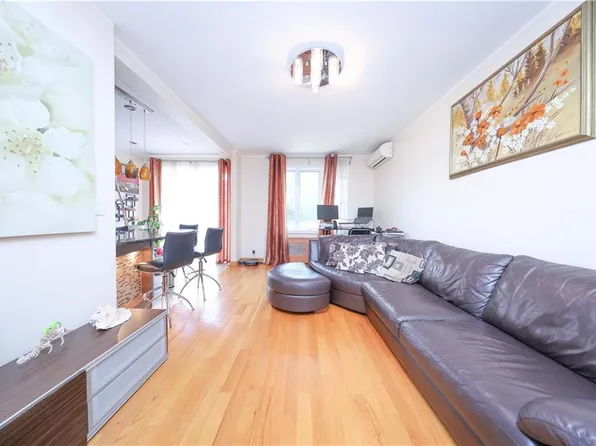 2415 East 27th Street image 9 of 37