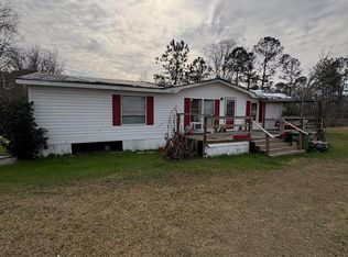 642 Johnson St, Ray City, GA 31645