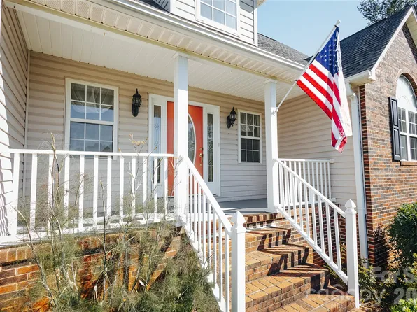 1895 Airport Rd, Marion, NC 28752
