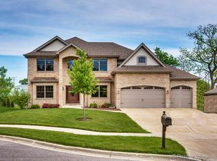 1N391 Chapel Hill Ct, Carol Stream, IL 60188