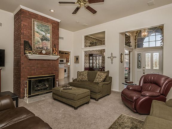 4th image of 6831 Glenoak Ln