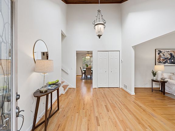 3rd image of 525 Spender Trce