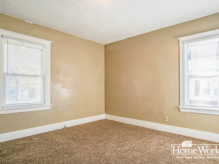 923 S 30th St — Photo 10