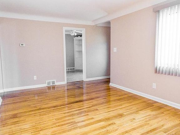 3rd image of 7422 Lanier Dr