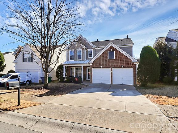 3rd image of 2319 Arbor Vista Dr