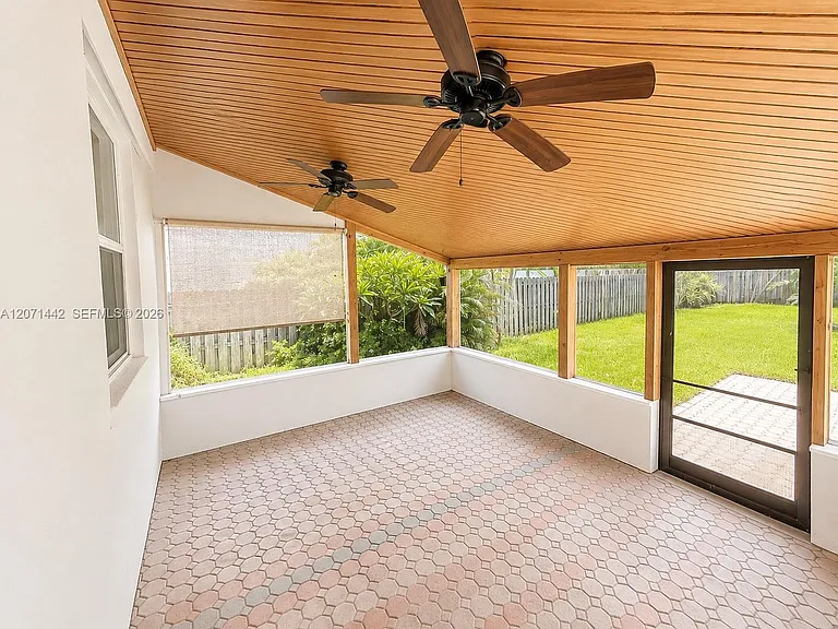 1508 Funston St — Photo 20