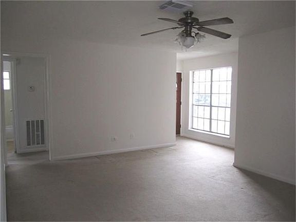 3rd image of 4911 Parkland St