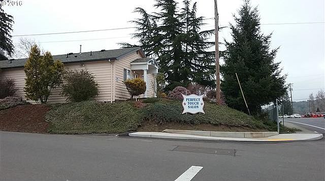 1st image of 2140 NE Stephens St
