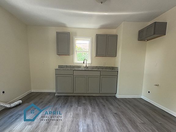 3rd image of 1927 W Mayfield Blvd APT 2