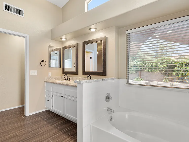 7936 W Taro Ln — Photo 16
