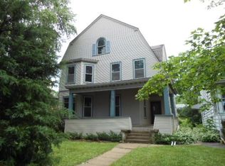 118 3rd St, Savanna, IL 61074