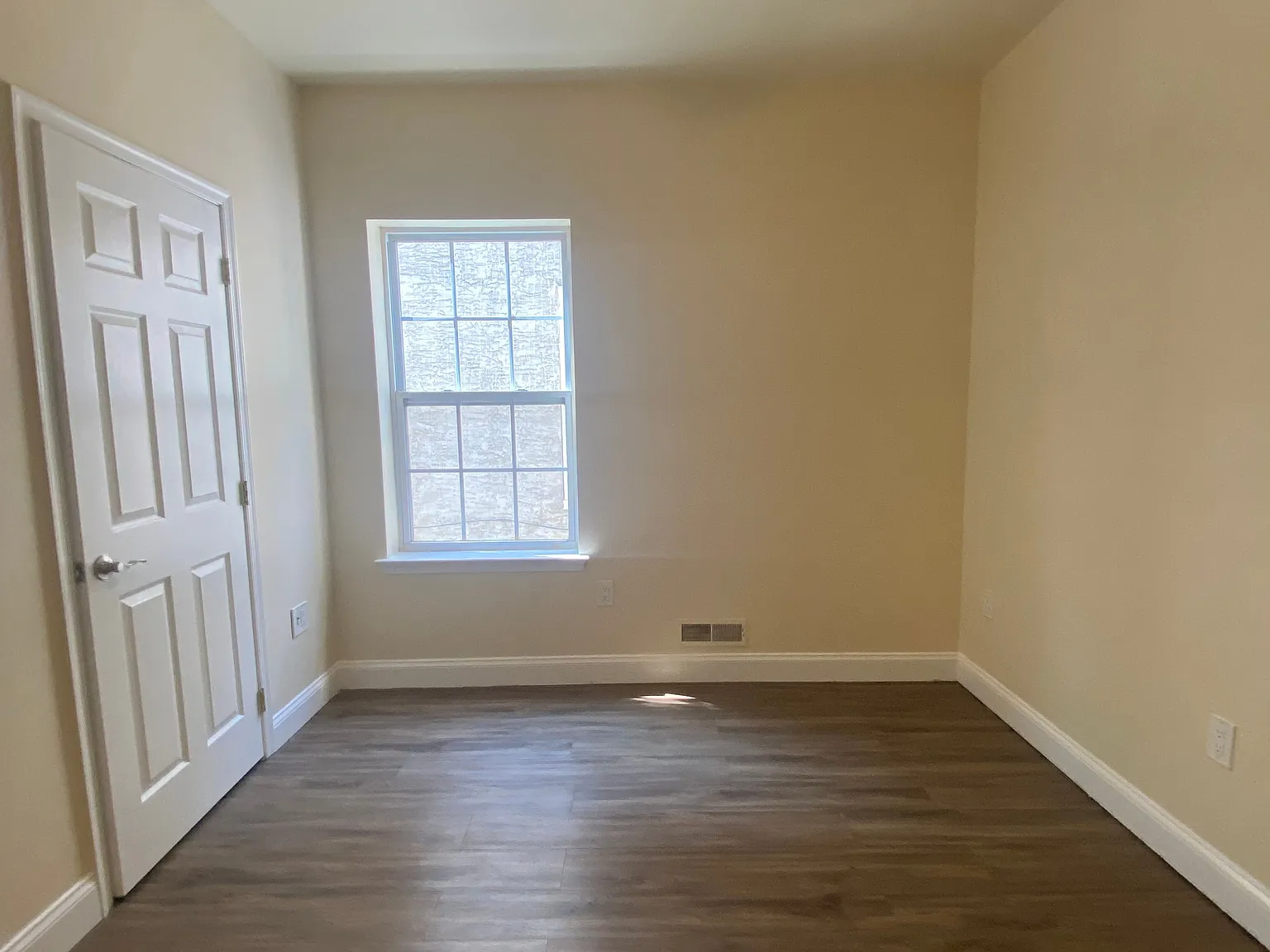 4 bed, $2,000 — Photo 3