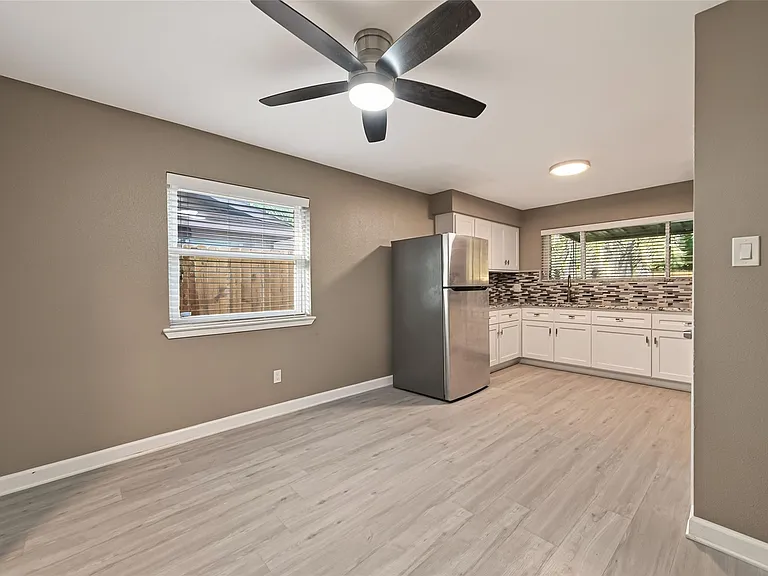 7338 Cornwall Bridge Ln — Photo 12