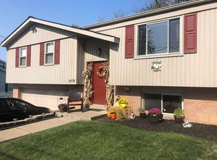 1419 Annette Ave, South Park, PA