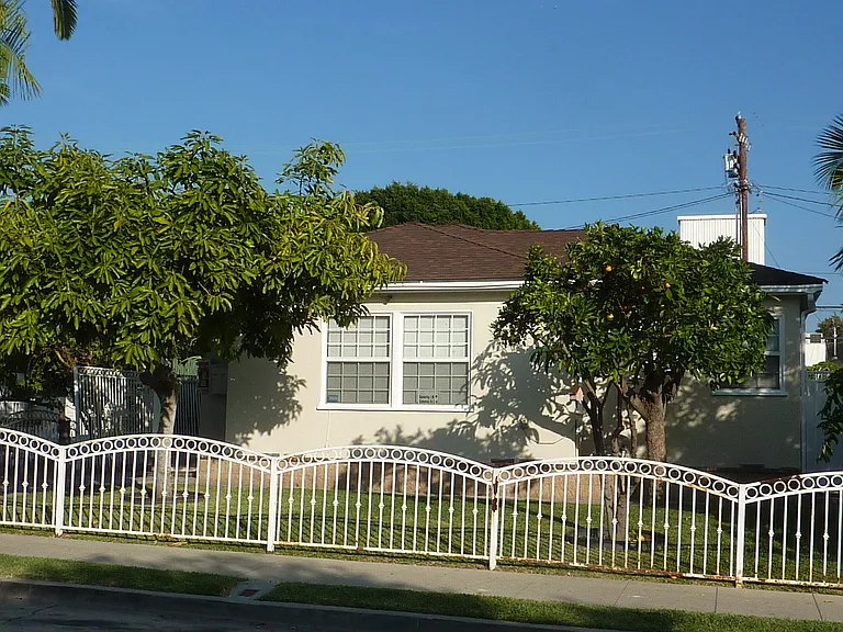 7730 S Comstock Ave #C — Photo 22