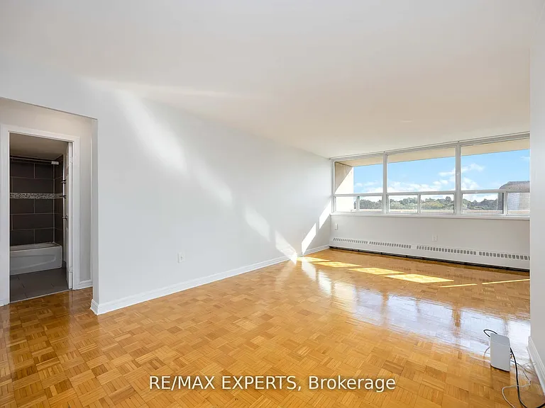 360 Ridelle Ave #612 — Photo 6