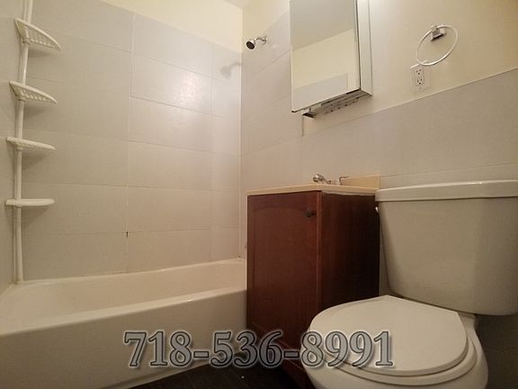 5th image of 486 Dekalb Ave #401