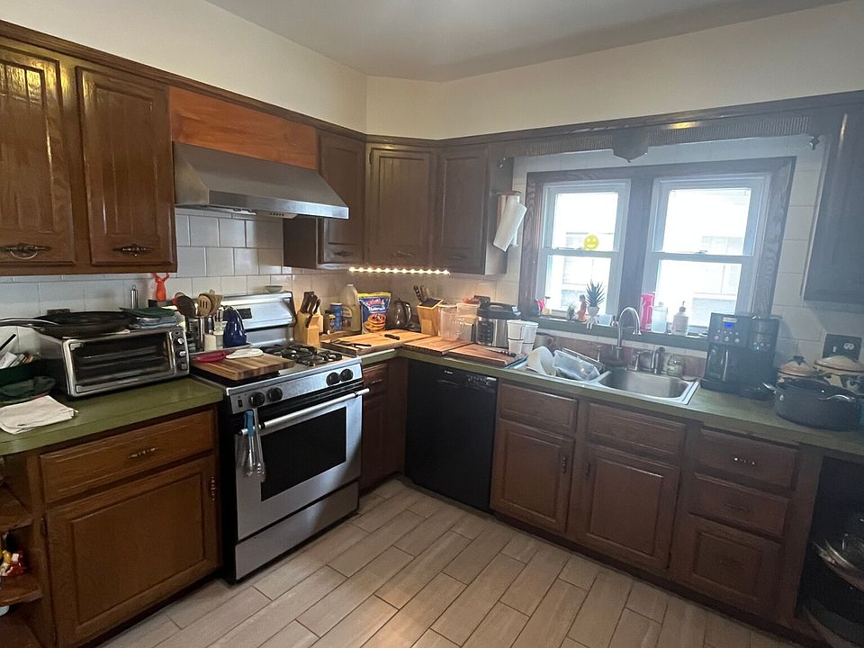 1st image of 9 Windsor Rd #1