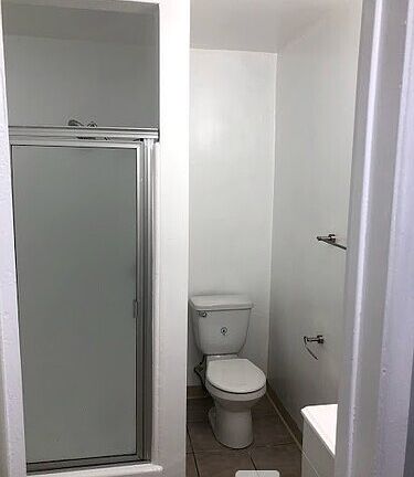 5th image of 3956 Stevely Ave APT 14