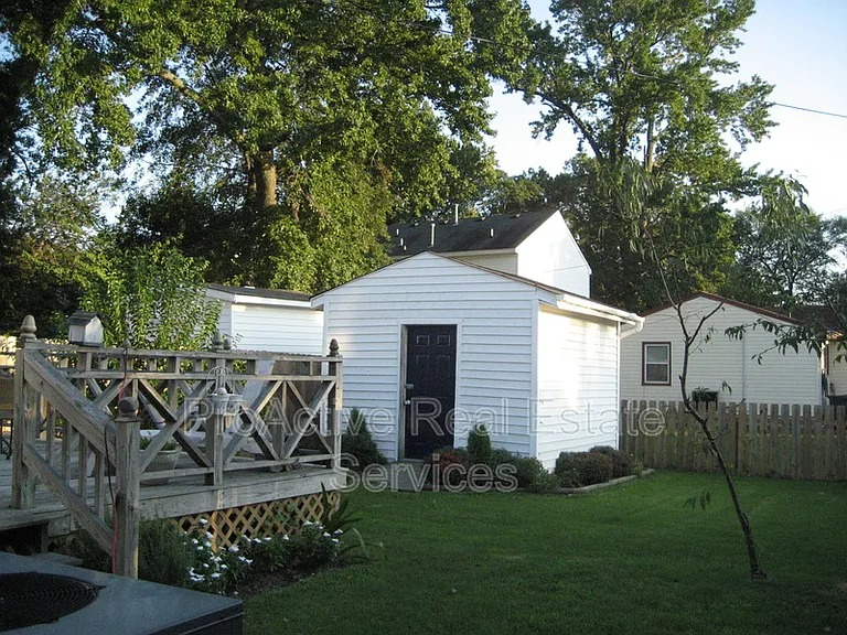 725B Carolina Ave — Photo 15