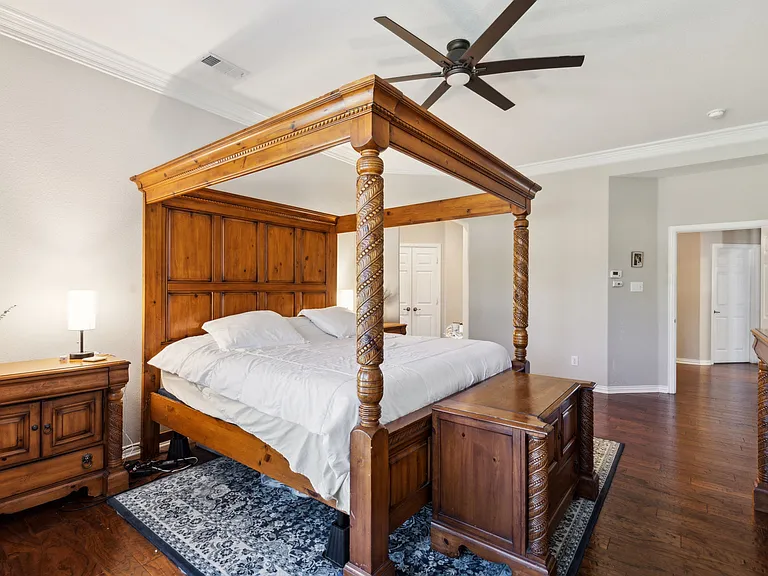 5801 Hathaway Dr — Photo 10