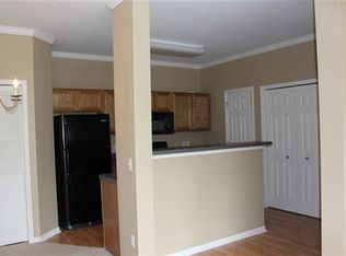 26701 Ashton Dr, Woodhaven, MI 48183