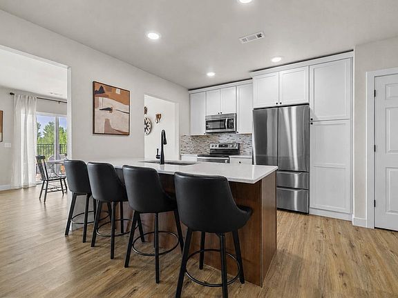 5th image of 3429 20th Ave NW